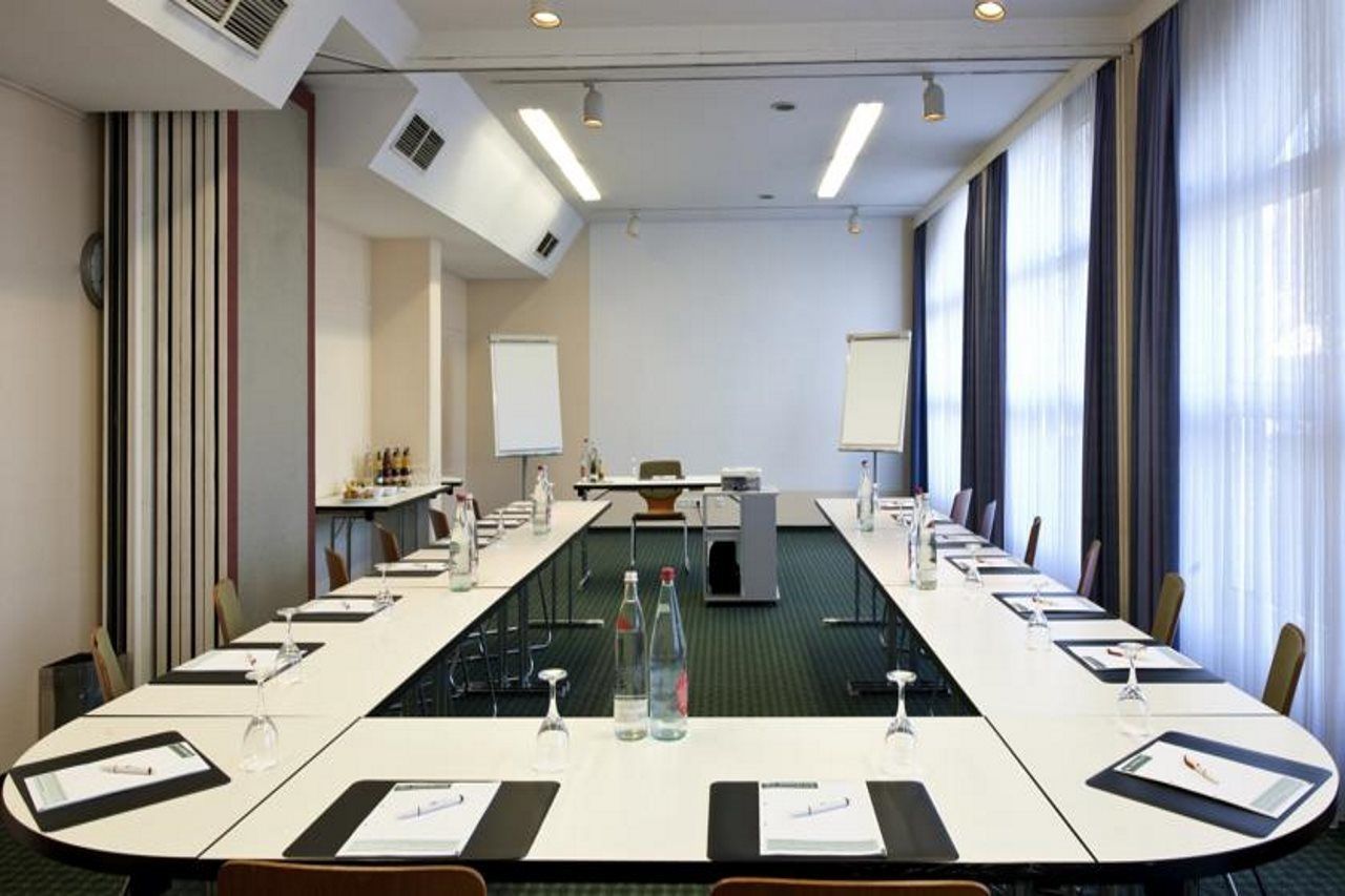 Muenchen-schwabing 2* Munich